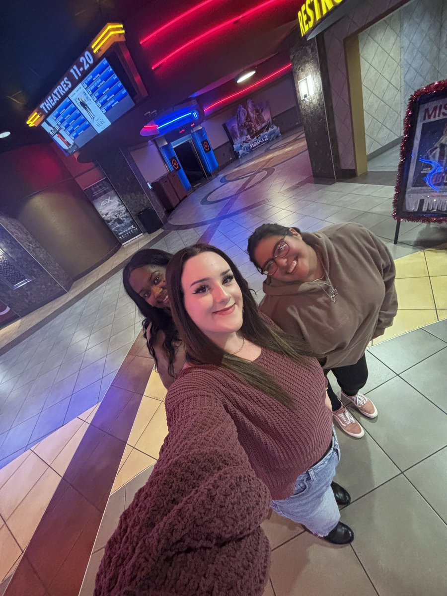 Bgrad22's tweet image. Friends and Family Reunion with @luvymendes and @kianspapi to celebrate the one and only @ShawnMendes   @ShawnAccess #FriendsAndFamilyFilm