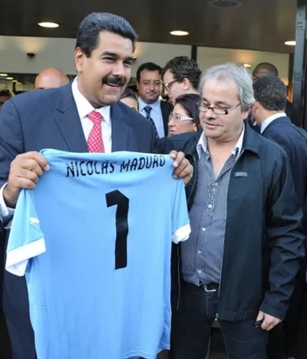 El mismo Pato Celeste que hoy está en el Frente Amplio, manchando nuestra camiseta.