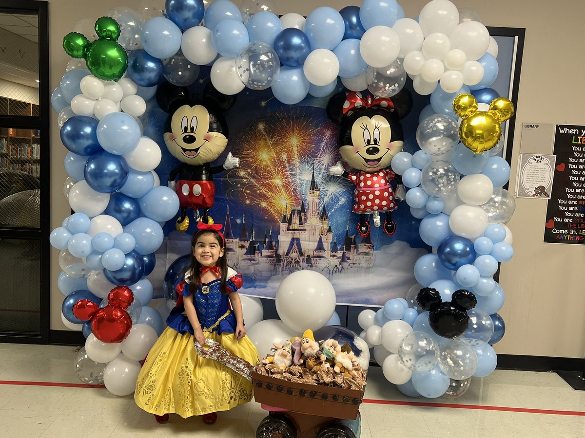 Ms_MtzTobias's tweet image. What a magical academic night @ReeceAcademy great resources for phonemic awareness. Building phonemic awareness skills.👏 #disneytheme @Primary_AISD