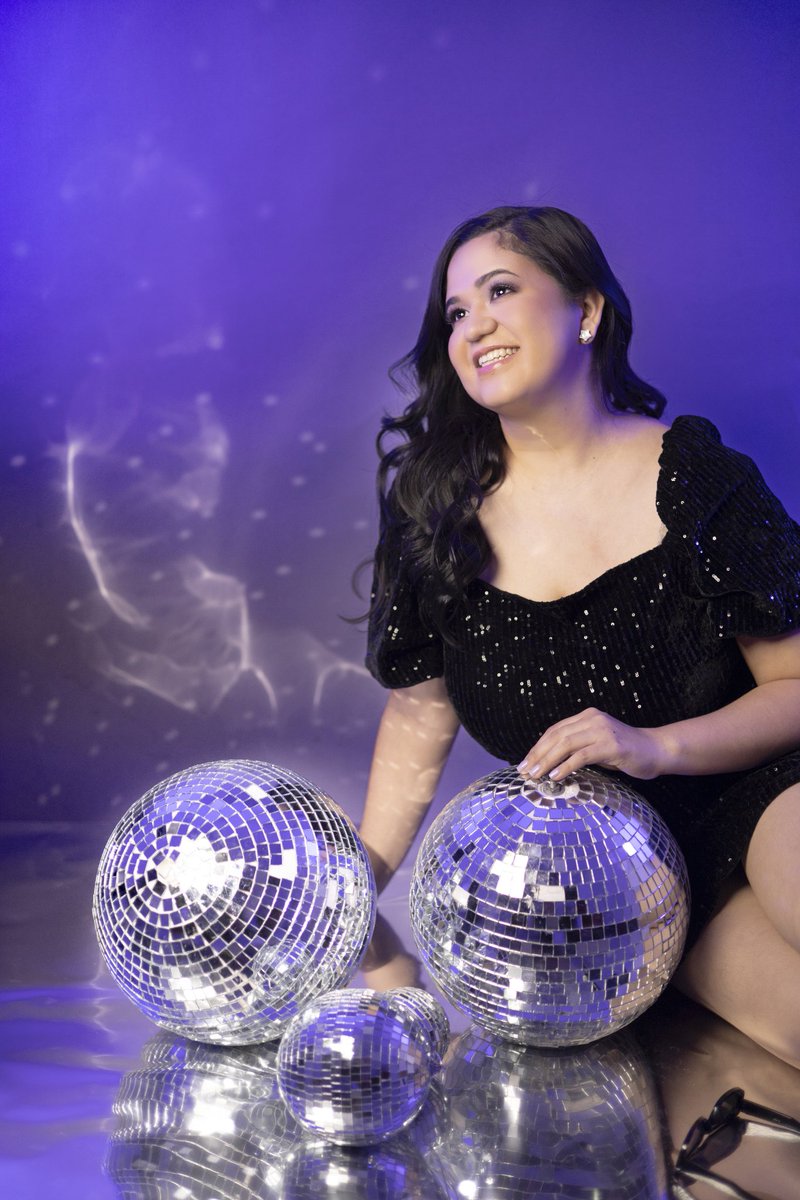 noraespiinal's tweet image. Cuando le toca posar a la fotógrafa.
Las fotos de mi cumpleaños #30.💜✨️