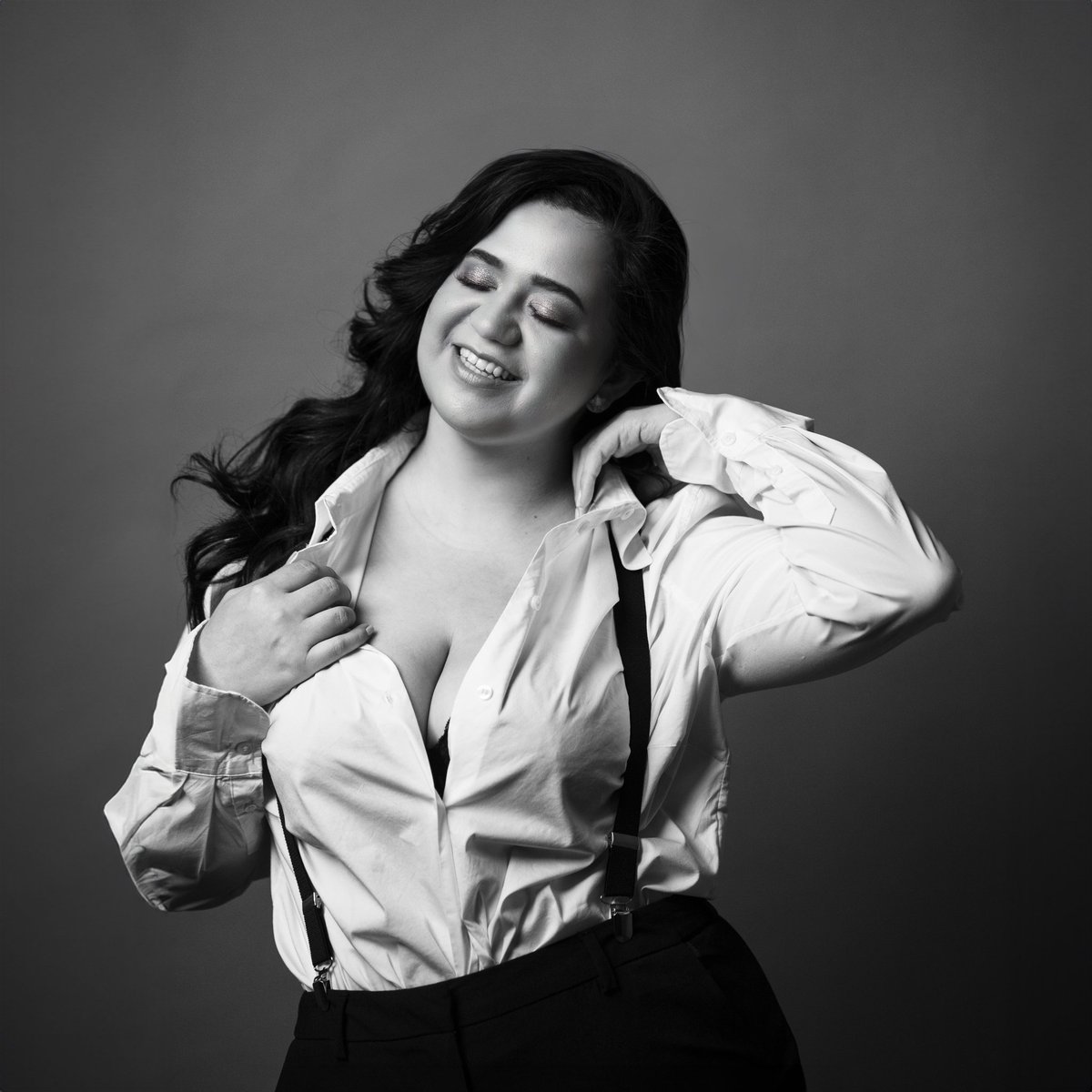 noraespiinal's tweet image. Cuando le toca posar a la fotógrafa.
Las fotos de mi cumpleaños #30.💜✨️