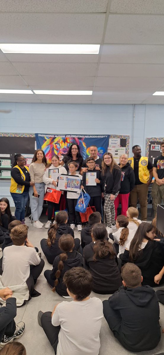 poetblessing's tweet photo. Volunteerism at Its Best 

Montreal Autism Community Lions Club , sponsored four schools for the 'Peace Poster Contest', this month..The theme for this year is “ Peace Without Limit”,.
#montrealautismcommunitylionsclub #blessingvolunteers ❤️💯🙏 https://t.co/hFEUbF0zBf