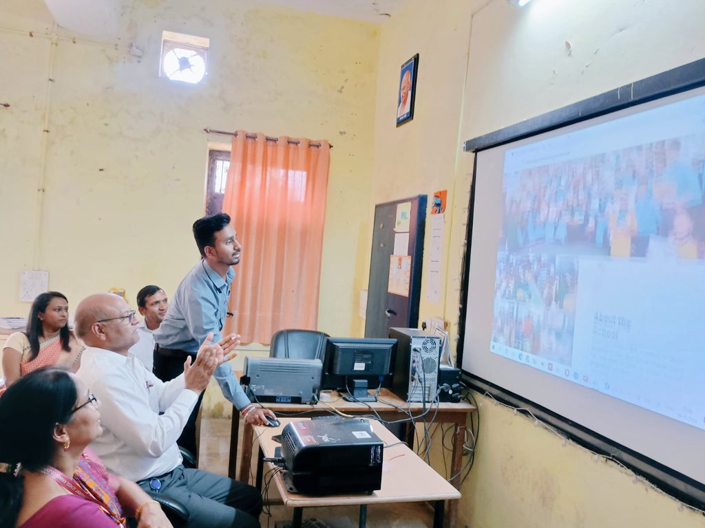 MahatmaGovt's tweet photo. Baal Mela on children's day at PMSHRI MGGS KHANDU COLONY BANSWARA . launch of school 's website https://t.co/1PEEDsg34a