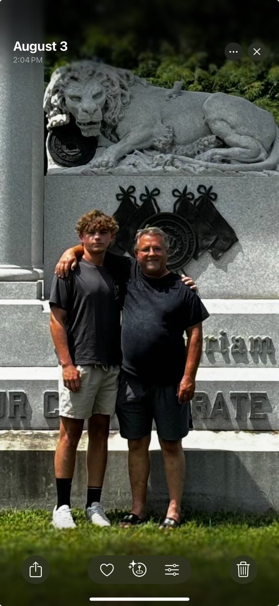 StevenE_26's tweet photo. Day 10 of gratitude snaps. Today I am grateful for my dad. He has always been there for me and pushed me to be a better person and he always knows how to make my day. #Vpgratitude @vphsleadership https://t.co/ij7wOpXM1T