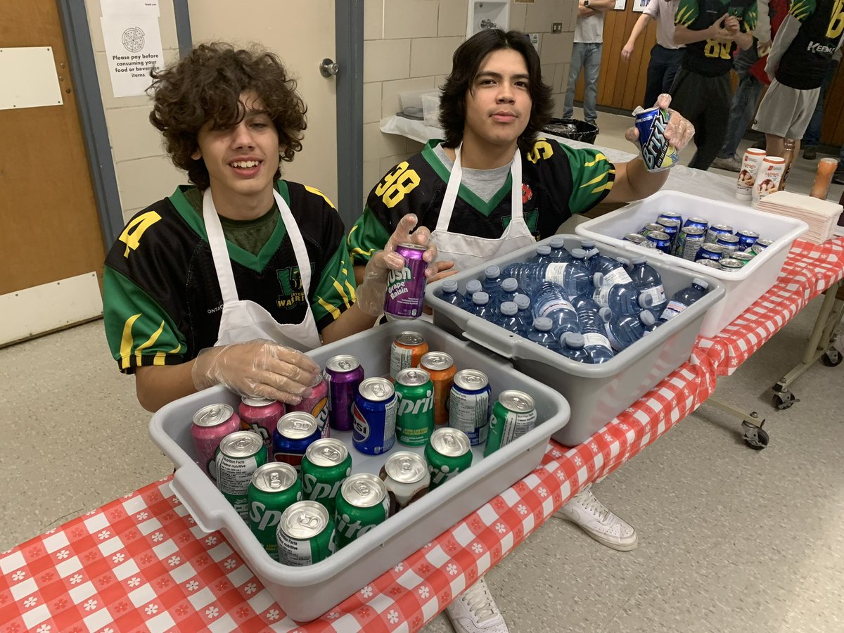 mrsamitchell04's tweet image. A wonderful night presented by our @CayugaSchool Football and Spirit Teams. So proud of all their hard work to put together a Spaghetti Dinner Fundraiser. Thank you to our dedicated staff as well! @GEDSB