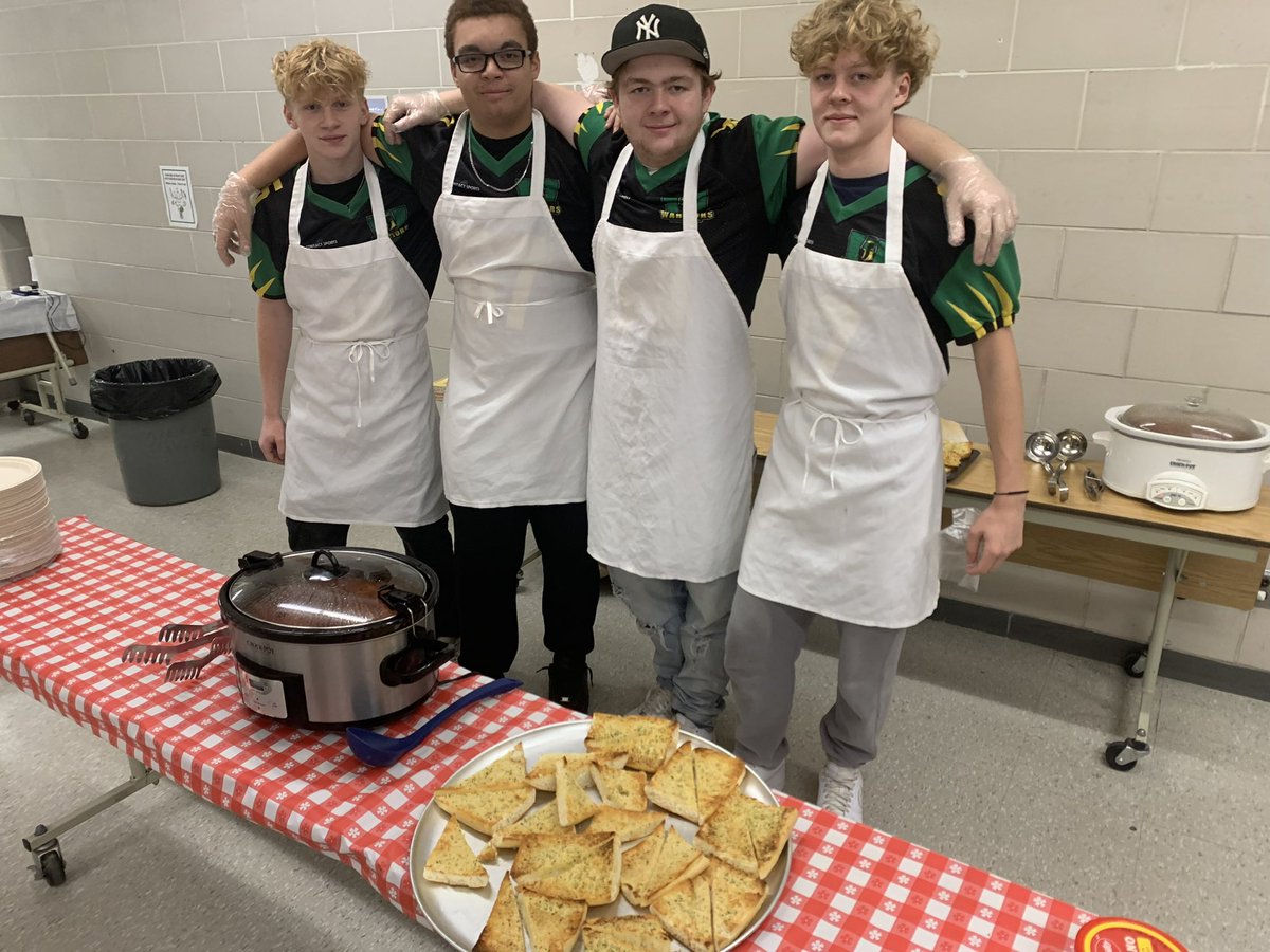 mrsamitchell04's tweet image. A wonderful night presented by our @CayugaSchool Football and Spirit Teams. So proud of all their hard work to put together a Spaghetti Dinner Fundraiser. Thank you to our dedicated staff as well! @GEDSB