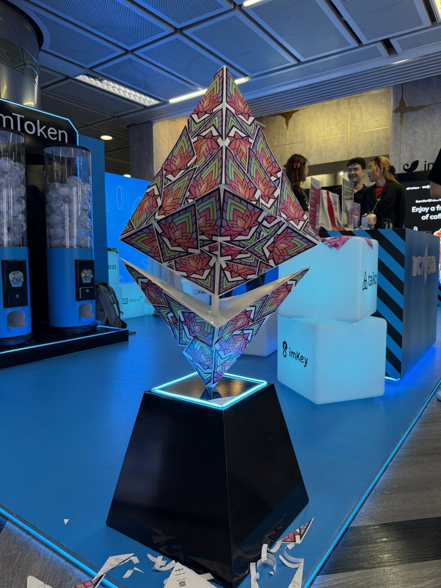 imTokenOfficial's tweet image. Last day at #Devcon7! Swing by Web3 Coffee to claim your tokens and grab a coffee! ☕️ 

#Web3coffee