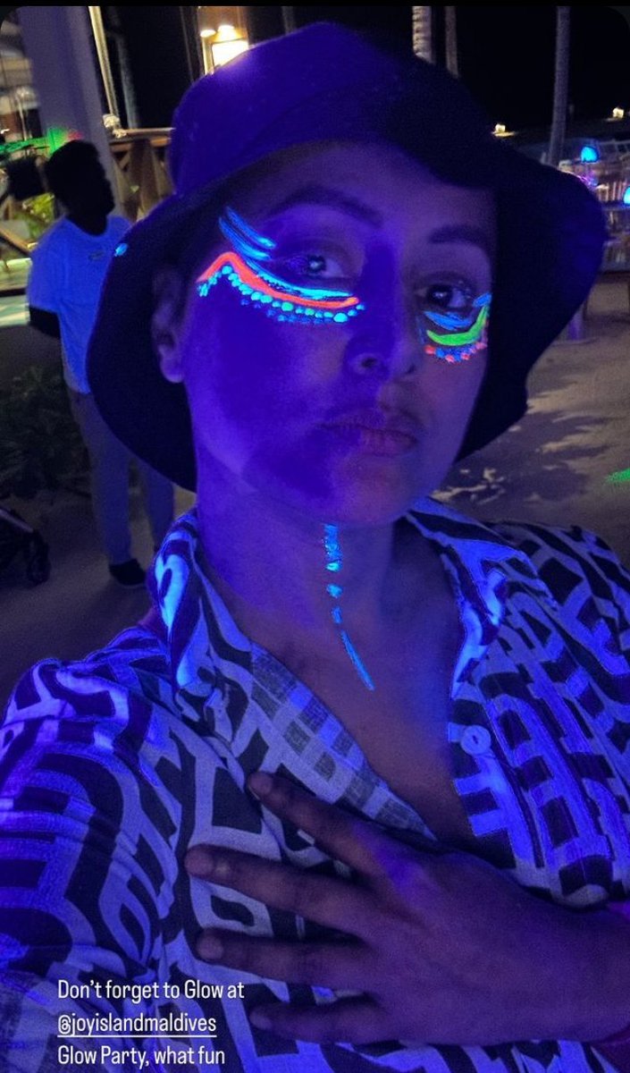 GURLALSEKH94046's tweet photo. Kasi lagi Rahi hu ma 🥰.
Good Morning 🌅 
#GoodMorningEveryone 
#hinakhan 
@eyehinakhan https://t.co/e5QrLXUyo9