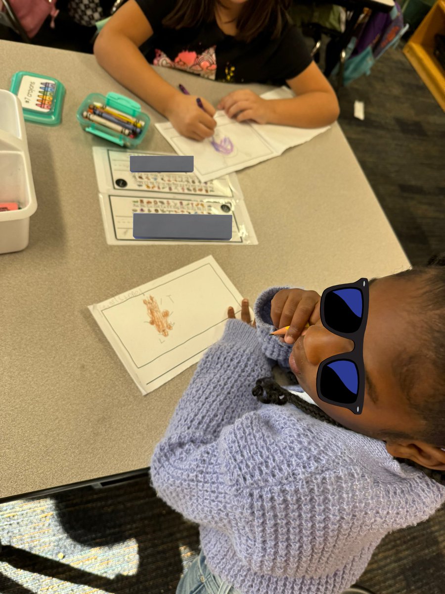 CFISD_Hancock's tweet image. Hawk Thoughts with Ms. Garner’s kindergarten class! 

#WritingPractice #Labeling #SentenceStructure @FelderTamera