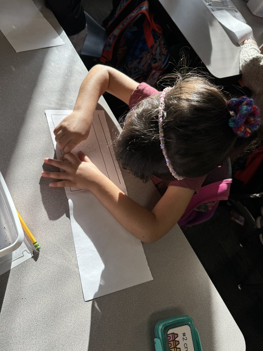 CFISD_Hancock's tweet image. Hawk Thoughts with Ms. Garner’s kindergarten class! 

#WritingPractice #Labeling #SentenceStructure @FelderTamera