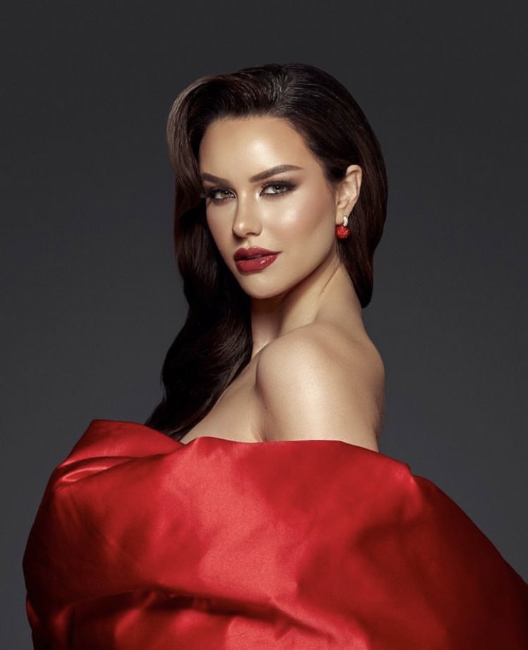 ¡ReTwittealo poh niña!

#EmiliaDides ChileEeeEeeE! 🎶🏳️‍🌈👑❤️
Chile will be the next #MissUniverse #MissUniverso #MissUniverse2024 #PreliminaryCompetition <a href="/EmiliaDides/">Emilia Dides</a>