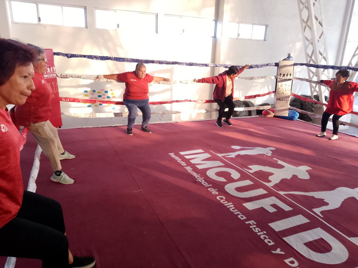 RiversNikyta's tweet photo. Encendimos el #SemáforoDeportivo 
🔴🟡🟢de la @FAHHdeporte en el Deportivo "Los Heroes" Ixtapaluca, con la participación de adultos mayores con actividades de resistencia, coordinación y fuerza, junto a la Profesora Melina Rivera..... https://t.co/aDO0HijTDw