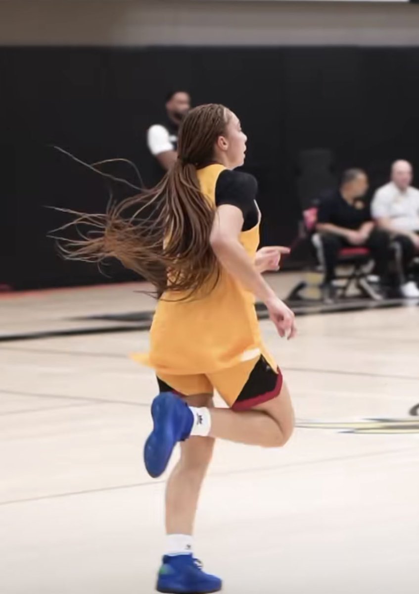 11 pts 3 stls 6 rebs 2 asst <a href="/zorajackson02/">Zora Jackson</a> 🏀🔥‼️