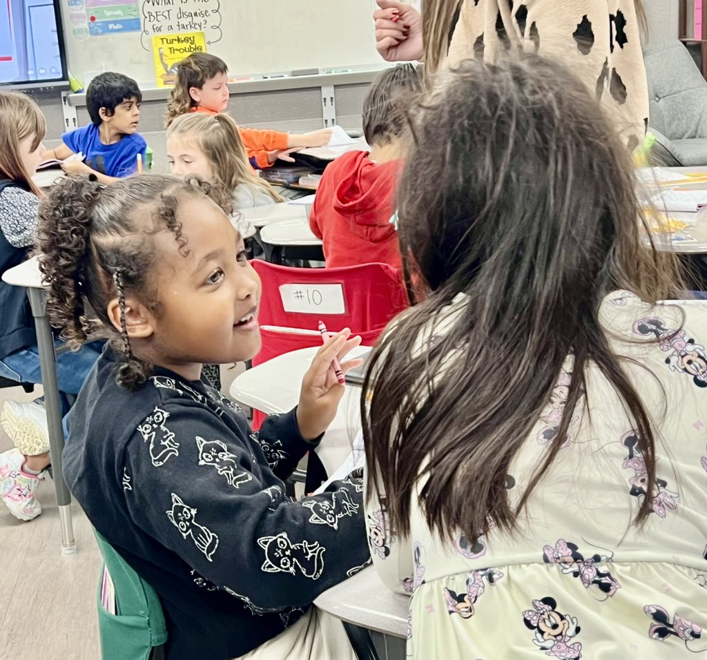 CarlenaSheeran's tweet image. It was a great day to visit the 1st grade &amp;amp; 3rd grade classrooms @mviewelem who were locked in &amp;amp; focused on improving their literacy knowledge!👫🏽 #HCSDifferenceMakers #IMSE #ReadersMakeLeaders #Comprehensive #Morphology #AllOnGradeLevel