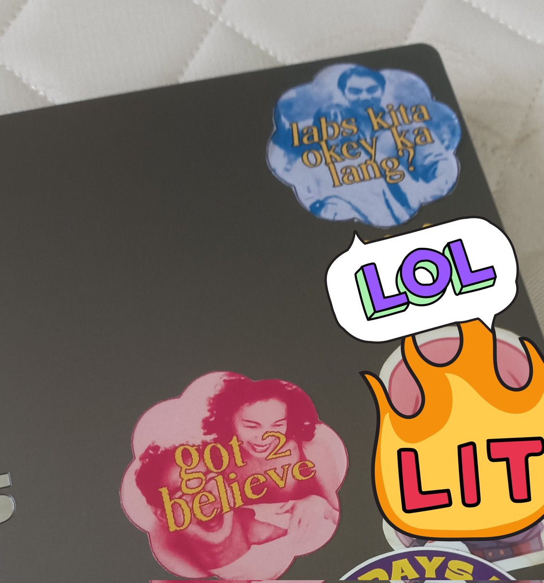 sunsetpajicart's tweet photo. may nakakaalam po ba yung artist for these stickers 😓😓😓 #komiket #paskomiket #paskomiket2024 #komiket2024 https://t.co/EyoAeNeNcY