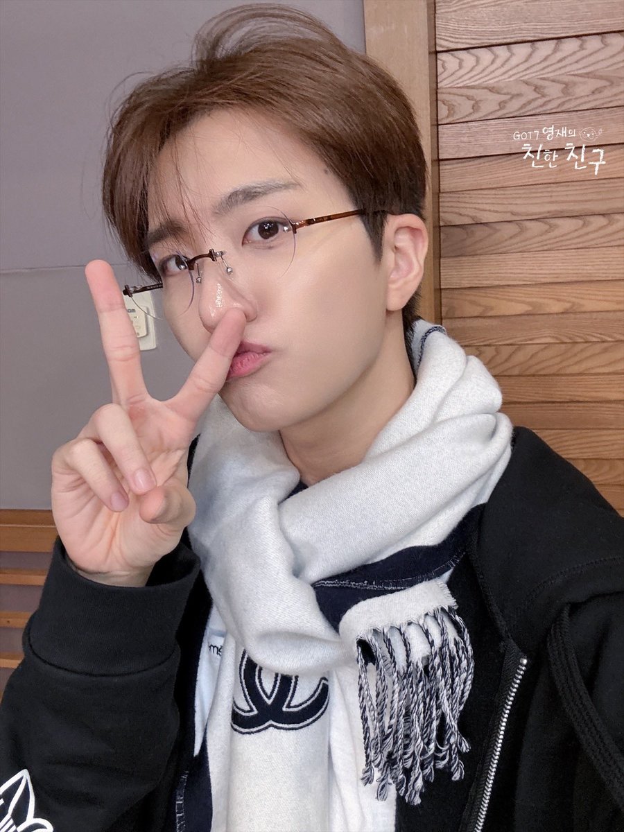 mbcbf_ever's tweet photo. 🦦친친🦦

멀리서 봐도 가까이서 봐도 어디서 보든지 잘생긴 ✨ 친친대장 등장 ✨

#MBC #RADIO #GOT7영재의친한친구 #친한친구 #친친 #달친친 #달디 #GOT7 #갓세븐 #영재 #YOUNGJAE https://t.co/fpz2ZNq9H9