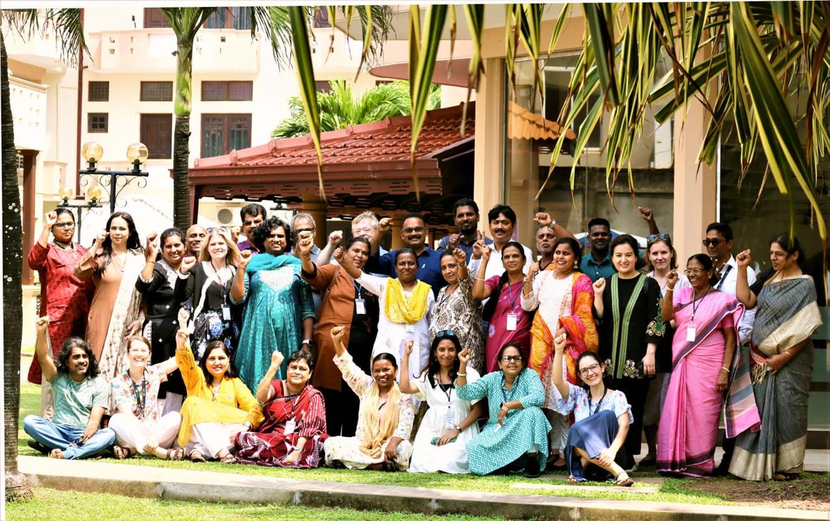 Norway in Pakistan (@norwayinpak) on Twitter photo Last week, the 🇳🇴Embassy participated in a regional seminar held in Colombo, bringing together local NGOs from Pakistan, India, and Sri Lanka to discuss labor rights and the participation of women in the workforce across South Asia🌏. Last week, the 🇳🇴Embassy participated in a regional seminar held in Colombo, bringing together local NGOs from Pakistan, India, and Sri Lanka to discuss labor rights and the participation of women in the workforce across South Asia🌏.