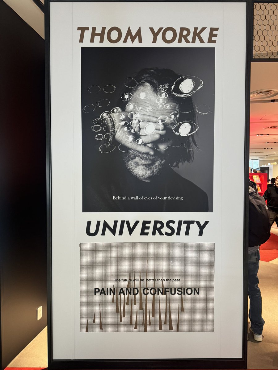 sokoniaruka's tweet image. トムヨーク間に合った。
死ぬほど並んでて無理かと思った。
レコードはどうしても欲しかったので
在庫あってよかた、。

もう少し残ってそうだった！

#livefromelectriclady
#electriclady
#thomyorke