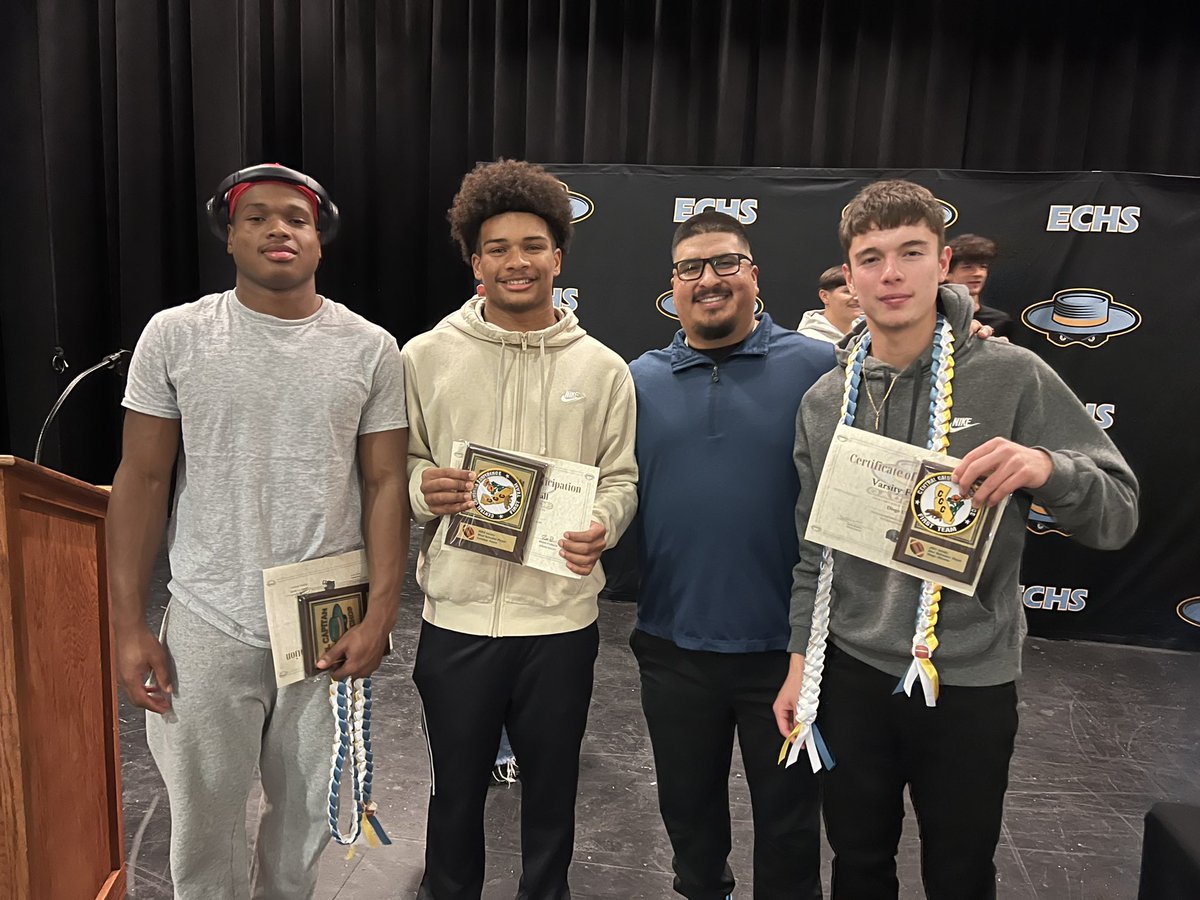 Words cant express how proud i am of these boys football program had 6 all league players 4-1st team &amp; 2-2nd team future is bright &amp; shout out to all the ccc players who were selected wish every school nothing but the best lets grind and get better🙏🏽 <a href="/diegooo_u/">Diego Ultreras</a> <a href="/echs_juan/">Dejuan Franklin</a>