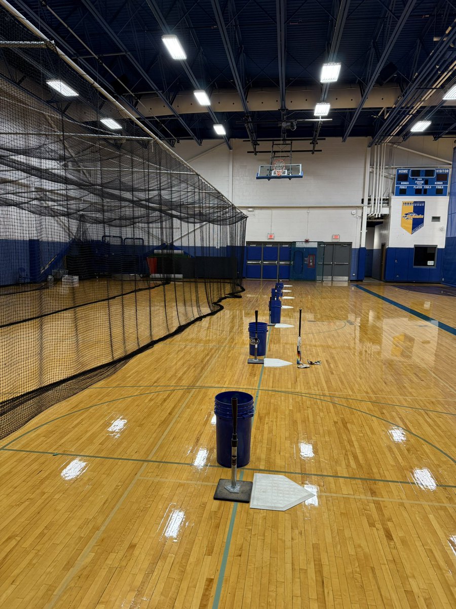 First week of open gyms was a success! Amazing to see so many new faces and have our vets back, too! #skyhawksoftball