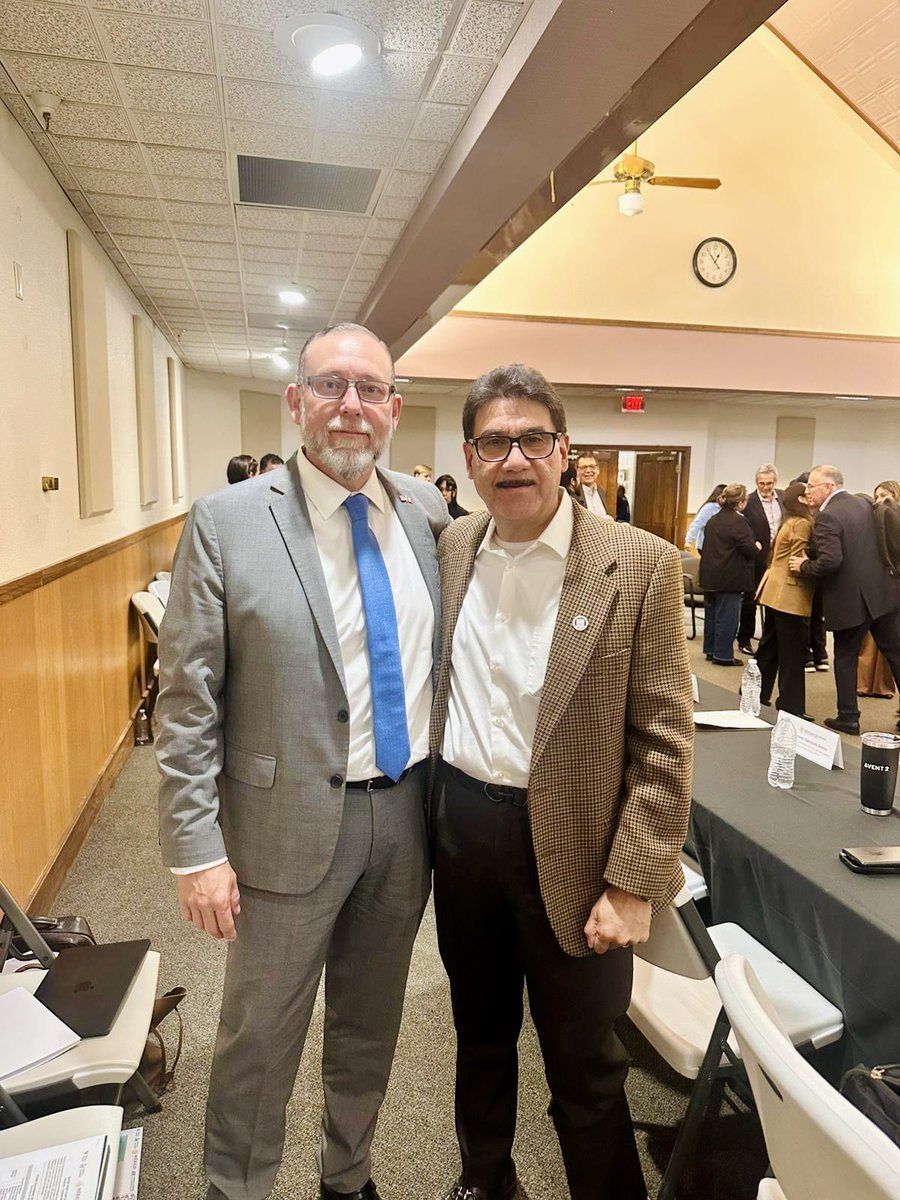 gerardovbuelna's tweet image. Today I participated at the Border High-Level Forum in Nogales AZ, to continue fostering and promoting binational collaboration in economics, migration, security and water. Sonora remains firm in building a solid and prosperous #Megaregion alongside Arizona. 🌎  
@AlfonsoDurazo