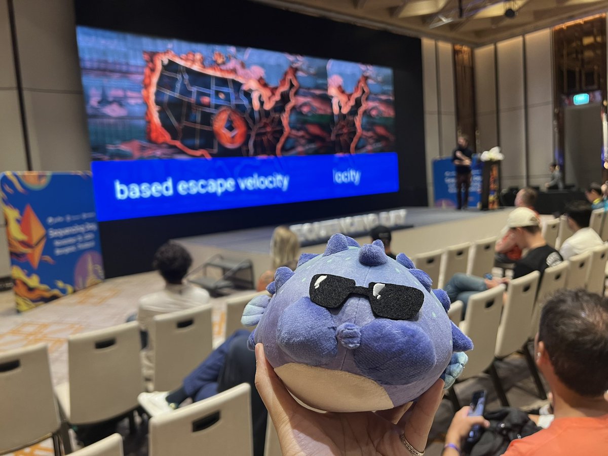 shihyumo's tweet photo. Starting off Sequencing Day with an insightful speech by @drakefjustin on the future of sequencing ✨

Meet @puffer_finance team here at #SequencingDay
🐡🐡🐡 https://t.co/6idUtpz7Ec