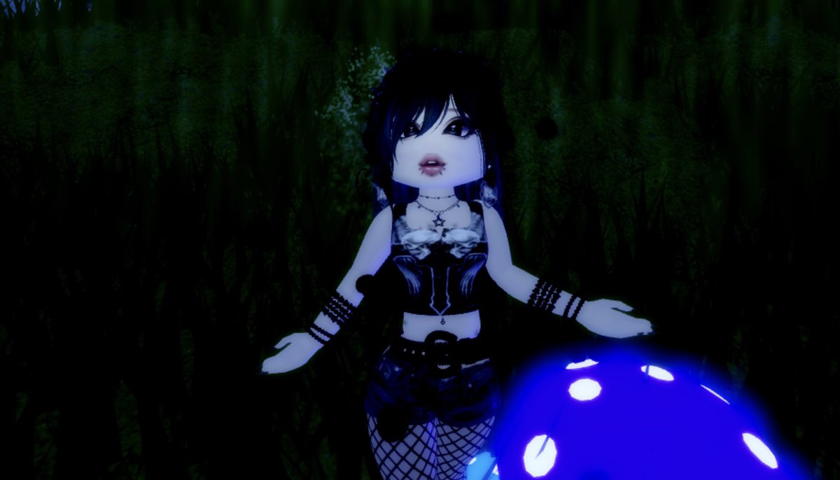˖ . ݁𝜗𝜚. ݁₊ 3 winner giveaway. ၄၃

Prizes; 
Custom face makeup in DTI. (Dress to impress.)
$10 robux gift card. 
100K RHD. 

Must; 
𓋜 Follow me. 
𓋜 Like this post.
𓋜 Retweet. ⠀
𓋜 Comment done.
⠀⠀ ⠀⠀ ⠀⠀ ⠀⠀ ⠀⠀
That’s about it, extras will be in threads.