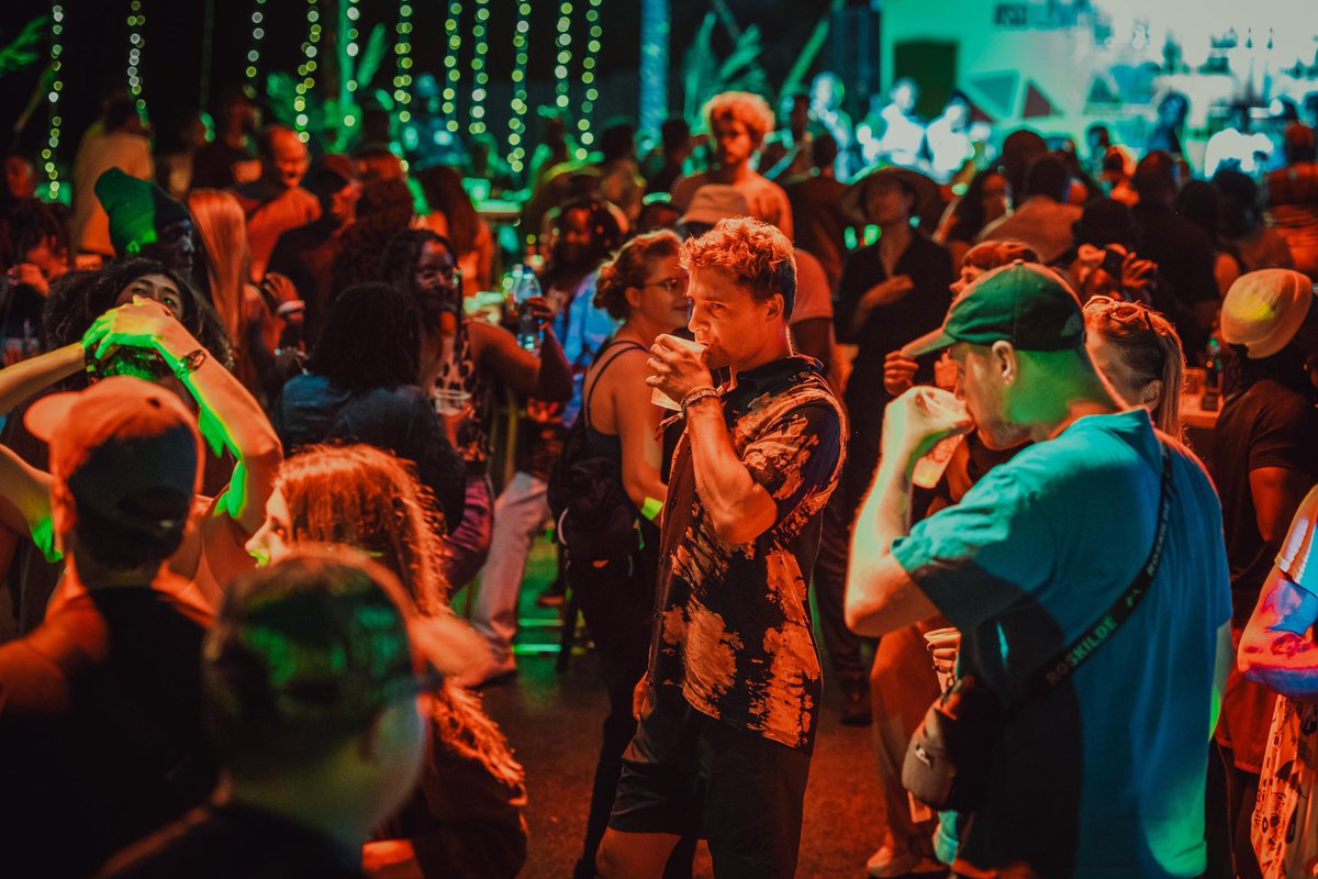 OpoyaFrancis's tweet image. A night of vibrant hues and rhythmic beats, the carnival is a living, breathing entity pulsed with energy and joy 🎼🎵🎶🔥🥳

#NyegeNyege2024 
#Tagevents