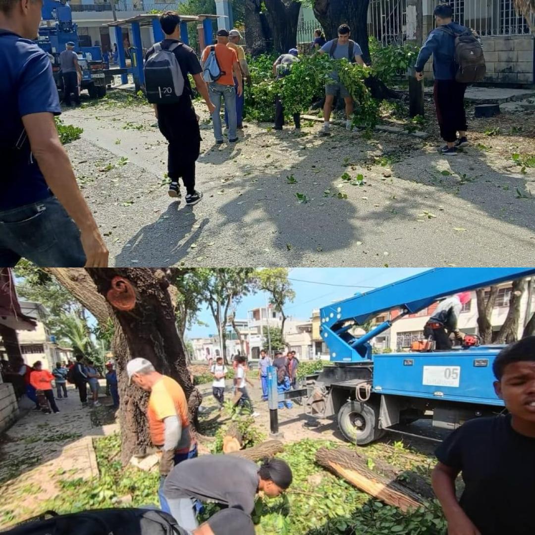 Nuestros estudiantes y jóvenes de la Universidad del Deporte Manuel Fajardo apoyando en las labores de recuperación.
#LaHabanaViveEnMí
#LaHabanaDeTodos