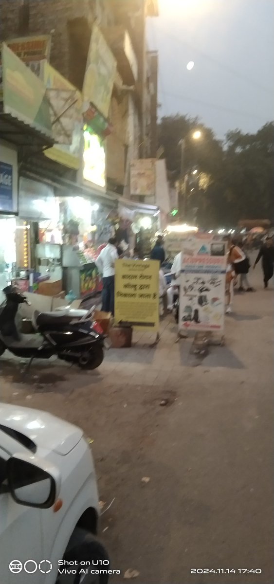 रमेश छन्नपाहड़िया खटिक (@rsingh68) on Twitter photo दिल्ली के पहाड़गंज का रंजीत राय मार्ग जो कि आगे नई दिल्ली स्टेशन तक जाता है दुकानदारों ने फुटपाथ पर कब्जा कर रखा है पैदल चलने दुश्वार सा है।ट्रैफिक की चपेट में आम लोग इंजर्ड होते हैं ।
<a href="/ManishChadhaBJP/">Manish Chadha BJP 🇮🇳 (निगम पार्षद)</a>
<a href="/iamVisheshravi/">Vishesh Ravi</a> <a href="/OberoiShelly/">Dr. Shelly Oberoi</a> दिल्ली के पहाड़गंज का रंजीत राय मार्ग जो कि आगे नई दिल्ली स्टेशन तक जाता है दुकानदारों ने फुटपाथ पर कब्जा कर रखा है पैदल चलने दुश्वार सा है।ट्रैफिक की चपेट में आम लोग इंजर्ड होते हैं ।
<a href="/ManishChadhaBJP/">Manish Chadha BJP 🇮🇳 (निगम पार्षद)</a>
<a href="/iamVisheshravi/">Vishesh Ravi</a> <a href="/OberoiShelly/">Dr. Shelly Oberoi</a>