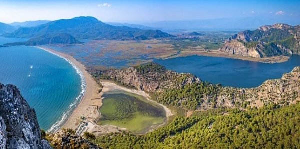 APelikanoglu's tweet photo. Hayatın binlerce hazinesi içinde iyiliği  veya kötülüğü seçmek insanın kendi elindedir.. https://t.co/huLq2Uw4Nz
