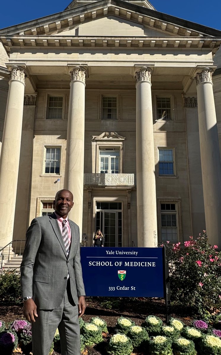 Damon Tweedy (@damontweedymd) on Twitter photo Had a great visit yesterday at <a href="/YaleMed/">Yale School of Medicine</a> giving a lecture to <a href="/YaleMedHum/">Yale Med Humanities</a> about my most recent book "Facing the Unseen". Met several medical students and young doctors who told me my writings encouraged them to enter medicine. So honored. Had a great visit yesterday at <a href="/YaleMed/">Yale School of Medicine</a> giving a lecture to <a href="/YaleMedHum/">Yale Med Humanities</a> about my most recent book "Facing the Unseen". Met several medical students and young doctors who told me my writings encouraged them to enter medicine. So honored.