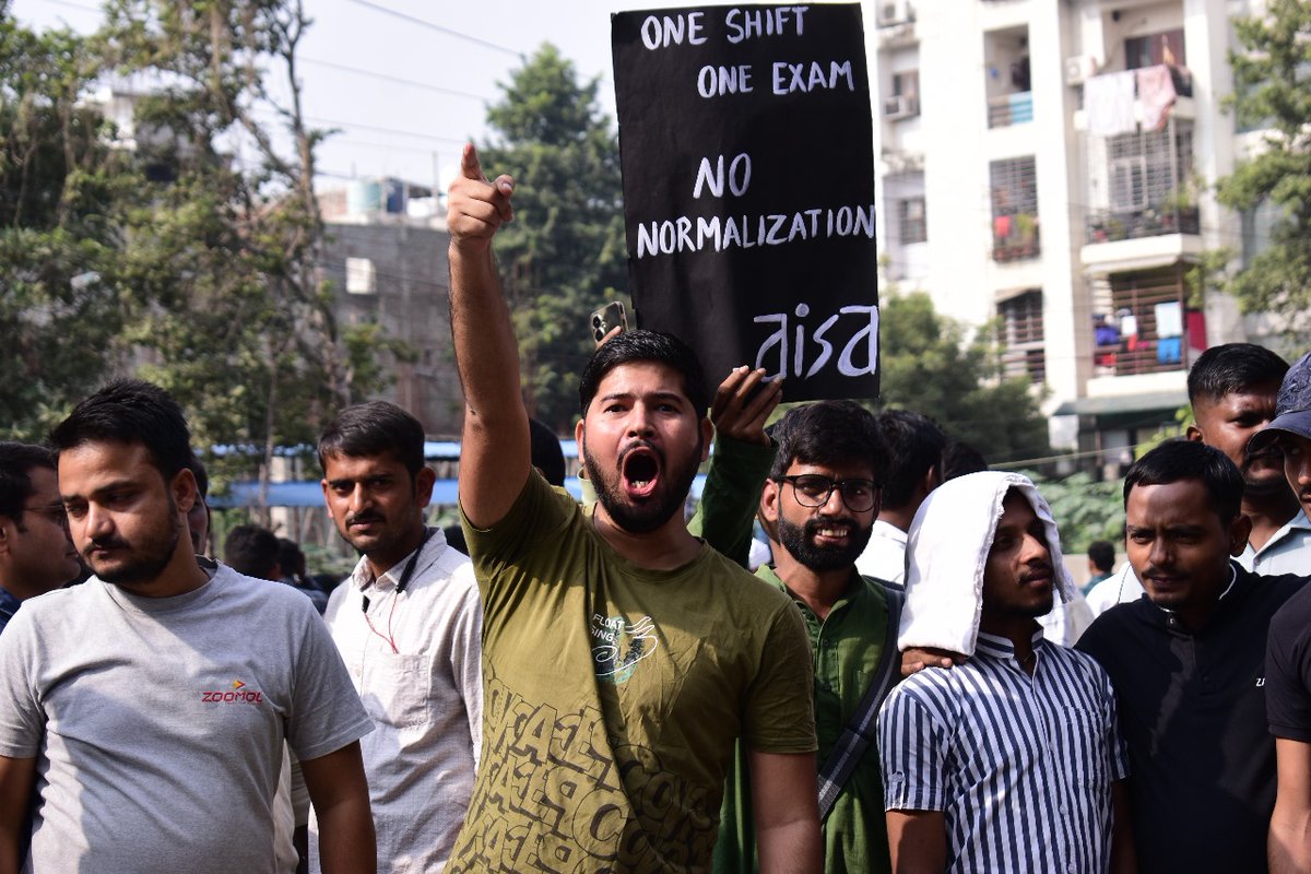 Dipankar_cpiml's tweet image. Prayagraj student-youth demonstrations against arbitrary UP Public Service Commission diktats have been continuing for a week and Yogi Adityanath is busy with Jharkhand elections. Justice for UP job aspirants! #PrayagrajProtests #UPPSC_No_Normalization @AISA_tweets @ryaindia