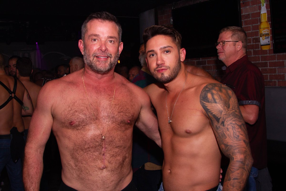 🔥 It's #ThirstyThursday, and these bears are turning up the heat! 🔥 Check out our fave pics tonight—these looks are seriously sizzling. 🐻💦 Let us know which ones have you feeling the heat in the comments!👇

#BearVibes #ThirstyThursday #Furball #WildSide  #ThursdayVibes