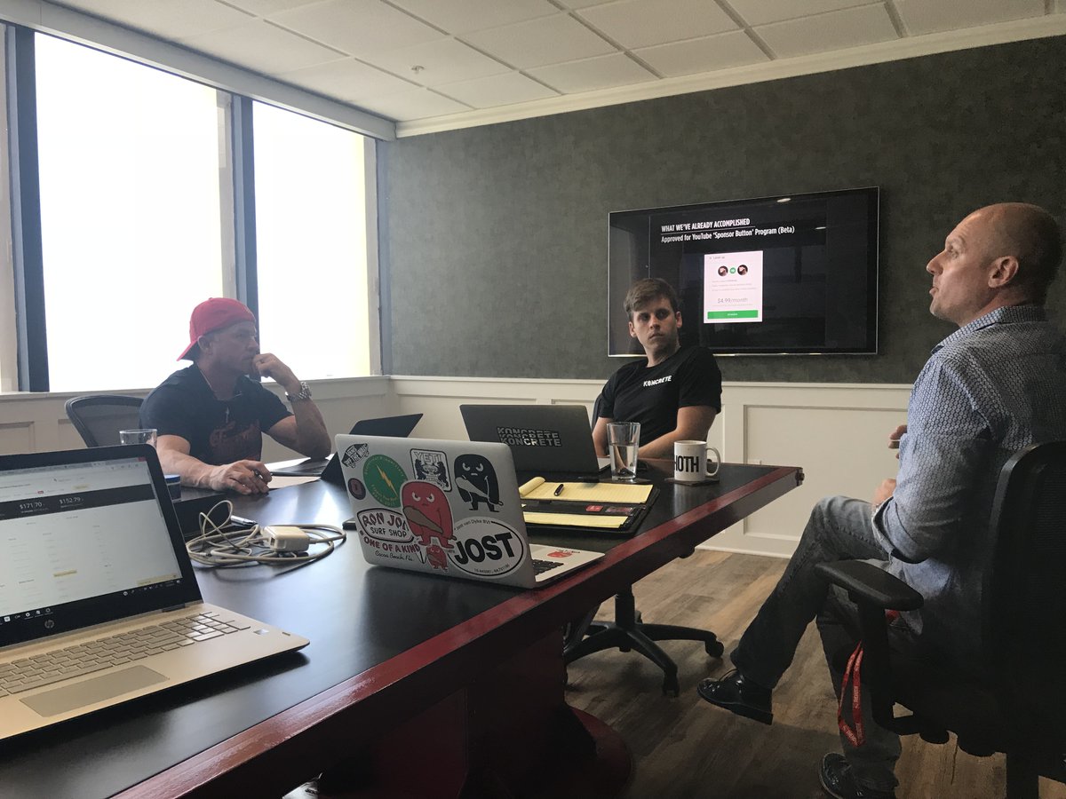 latitudepark's tweet photo. Behind-the-scenes with some of the incredible minds crafting marketing strategies for the top stars in the entertainment sphere. Stay tuned! 🌟 #MarketingMagic #EntertainmentIndustry #marketing #latitudepark https://t.co/0qnnHaY5p2