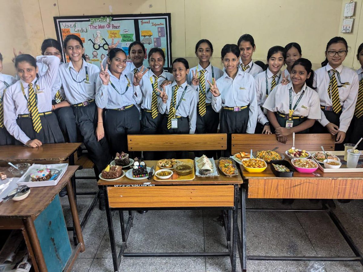dppschool_se's tweet photo. #Childrenday #DPPS, SE #celebrated with gusto and good cheer. 
#Middleschool #showcased #creativity #talent in #firelesscooking. They prepared #healthymeals

#dpps #ShSanjayArora #CPDelhi #Talentandcreativity #atmadesh #Dependra_Pathak #DPPS #rubymalhotra https://t.co/Djpi57QyJg