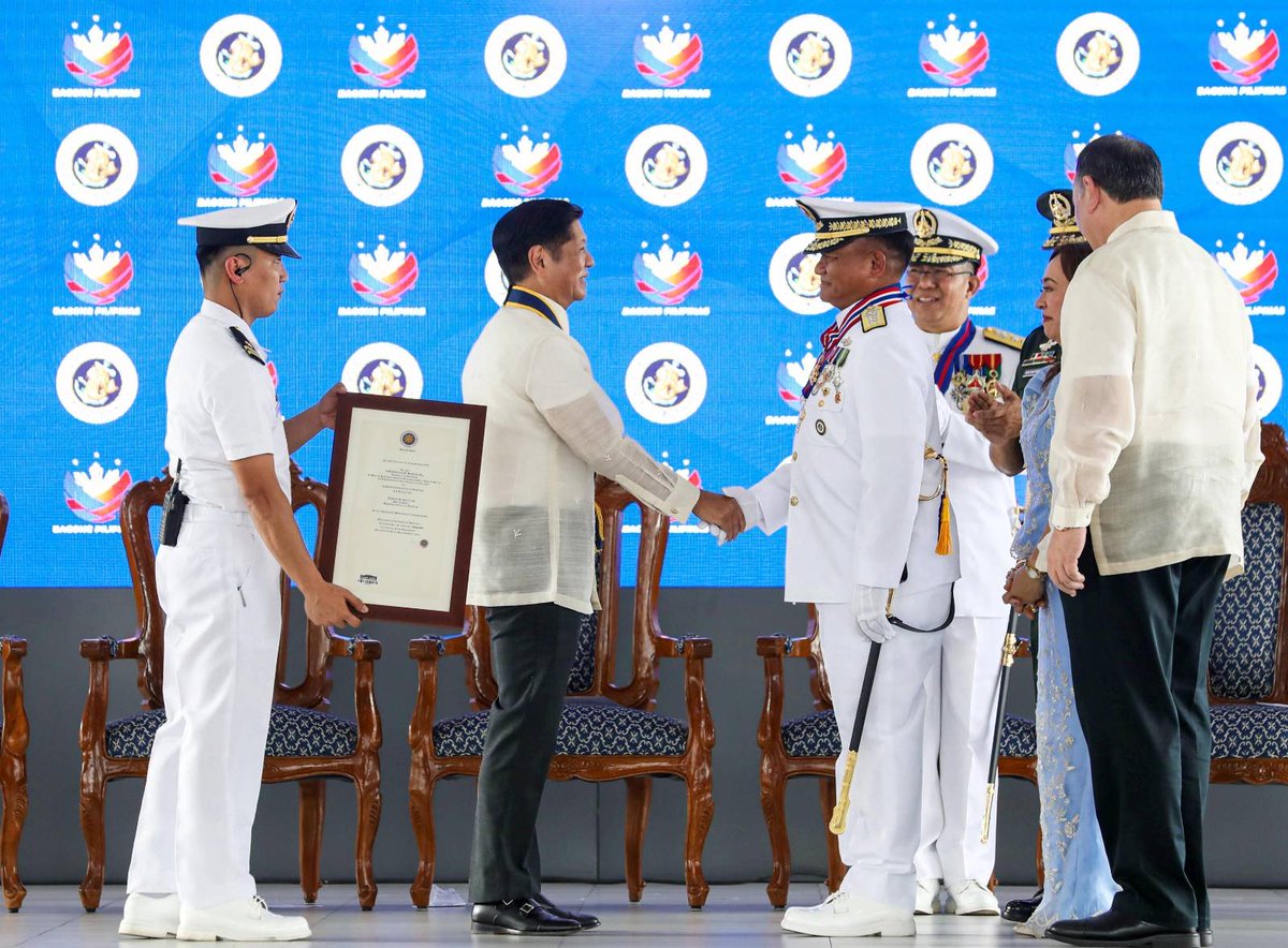 LOOK: President Ferdinand R. Marcos Jr. recognized the valuable contributions of outgoing Philippine Navy (PN) Flag Officer-in-Command Vice Admiral Toribio Adaci Jr. while formally welcoming Adaci's successor, VAdm. Jose Ma Ambrosio Ezpeleta, [...]

1/4