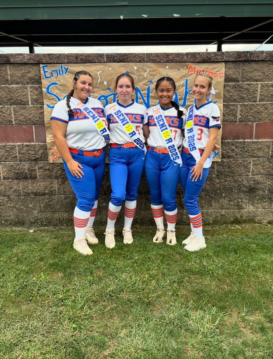 Day 11 of #vpgratitude and i’m grateful for these girls who i’ve played softball with for as long as i can remember! We finished up our last season this year and i’ll definitely miss getting to play with them. <a href="/vphsleadership/">Valley Park Leadership Program</a>