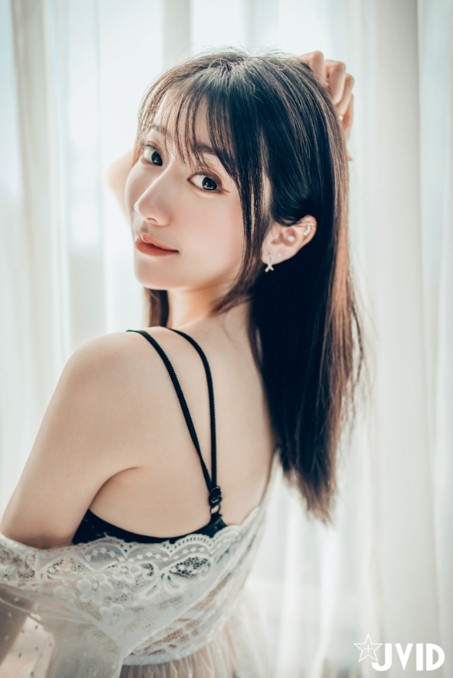 我的心平靜如水

卻總因想起你而漾起了漣漪

https://t.co/7cmrGgxLbT https://t.co/Tm9RFE0YV1