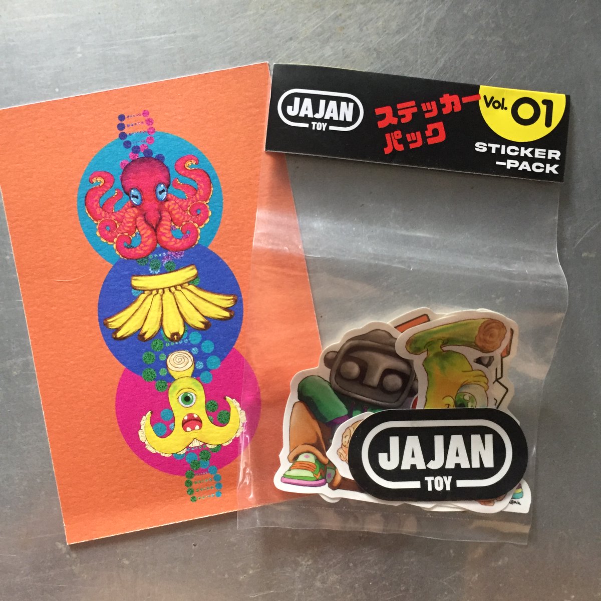 (1/2)
#mytoylifesg: Snaps of care-package from Indonesian toy designer #MirfakPrabowo (received a while back - reviewed here on #TOYSREVIL: tinyurl.com/bdzak89n) featuring #handpainted BILI (Seafruit) &amp; &amp; GUPI (Alien Sausage) #resintoys! Apologies for e delayed photos, bro!