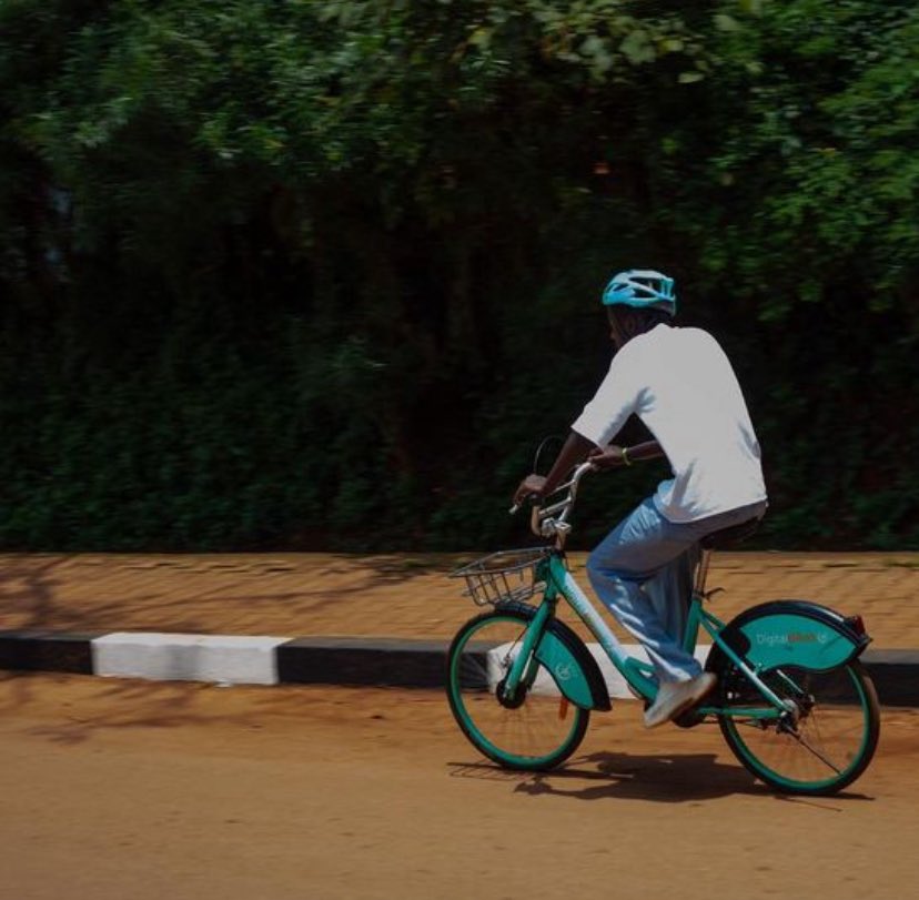 TGIF💃😊! Cheers to all of us for working so hard and achieving all we managed to achieve #tunyuke now lesi go support Uganda cranes 😊❤️ - 

are you going? 
•
•
•
#makerereuniversity #mukstudent #digitalbikes #makerere   #kikoni  #wandegeya #MatchDay