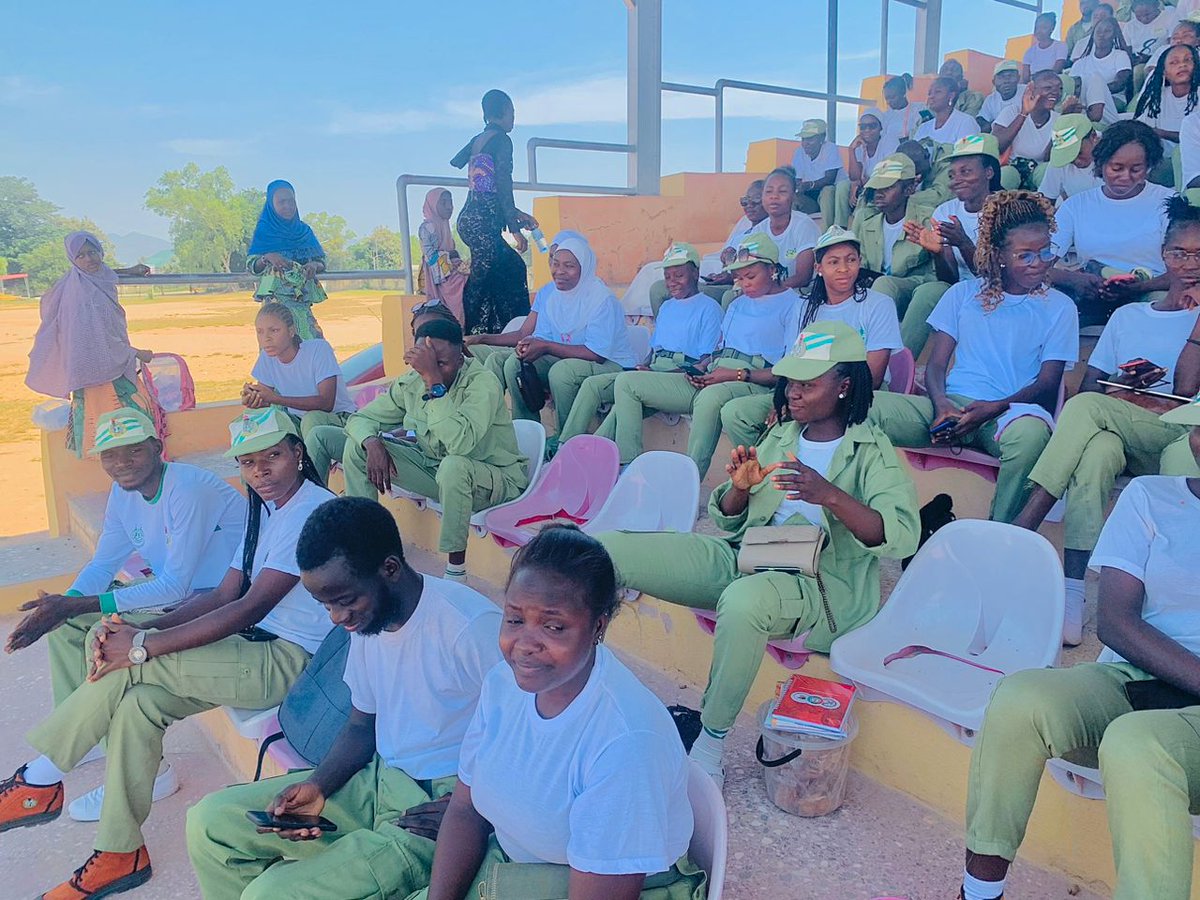 KayetTheCreator's tweet photo. So last Thursday, I joined a team of amazing techies from my CDs @dodeelcds for a general Local Government Corpers sensitization.
Pardon the distance views of myself ๐ฅบ
#nysc360 #dodeelcds #MindTheGap #tarabastate #creativecommunity https://t.co/OcFcYWBwq5
