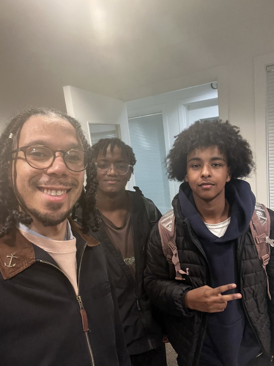 Tonight we put two 16 year old students on the <a href="/WordisBondPDX/">Word is Bond 👑</a> Board of Directors. 

This is our second set of youth leaders on our board of directors. If we’re truly going to empower youth, they must learn leadership at the highest levels from an early age. 

Let’s go! 🚀💎👑