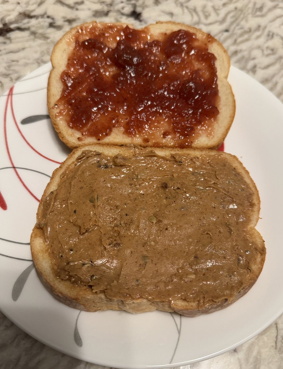 TiffanyFong_'s tweet image. fuck it, midnight snack.