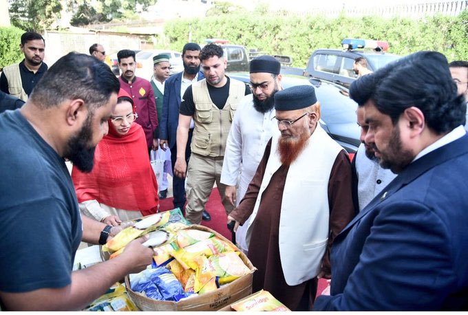 MQMPUpdates's tweet photo. بہت ہی شرمناک بات ہے، آپ کا لیڈر تو امریکا اور اسرائیل کی مدد کا طالب ہے، اور آپ مفتی صاحب کے بیان کی نفی کر رہے ہو، کامران ٹسوری نے وہ کیا جس کا دعوا تمہارا لیڈر کرتا تھا گورنر ہاؤس کو یونیورسٹی بنانا اور عوام کے لئے کھولنا۔ https://t.co/CyxHDz7gKM