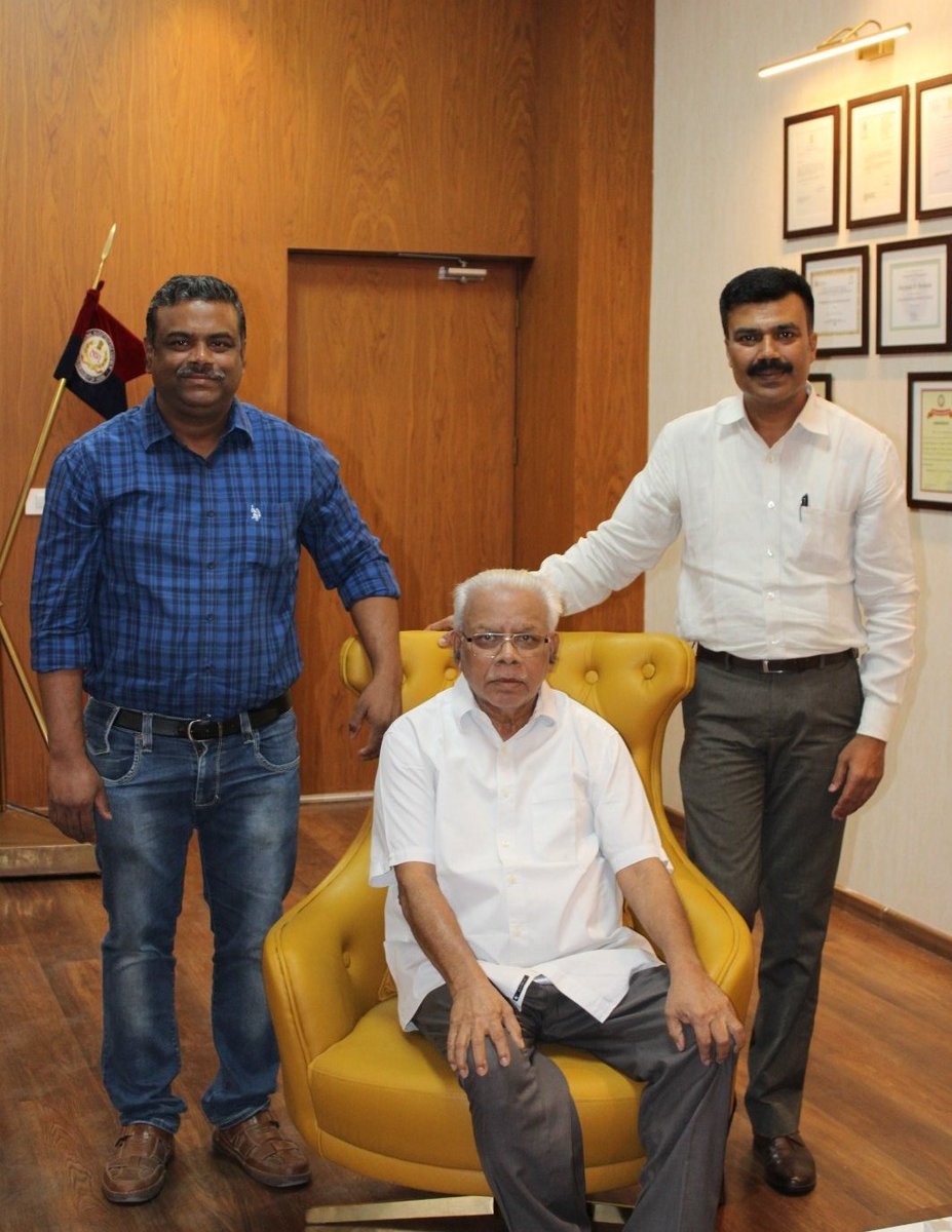 dhruman39's tweet image. He had been #diligent, #devout &amp;amp; #loving;

He taught us  from #books and #heart;

His #guidance shaped #Future of many including me!

I can only be #Grateful for having him as #Guide!

It was exalting to meet Prof. Dr Verghese Sir after decades &amp;amp; have his #Blessings!

#teacher
