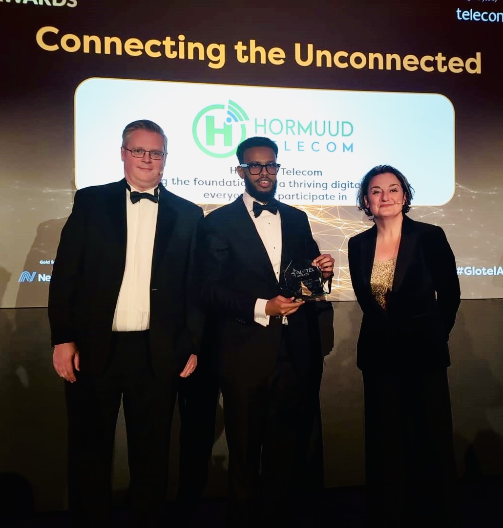 Hormuud's tweet image. We are proud to announce that Hormuud Telecom has won the "Connecting the Unconnected" award at the #GlotelAwards 2024 hosted by @telecoms 

For two decades, we’ve worked to bring Somalia closer – rebuilding networks, bringing internet to the most remote corners, and rolling out…