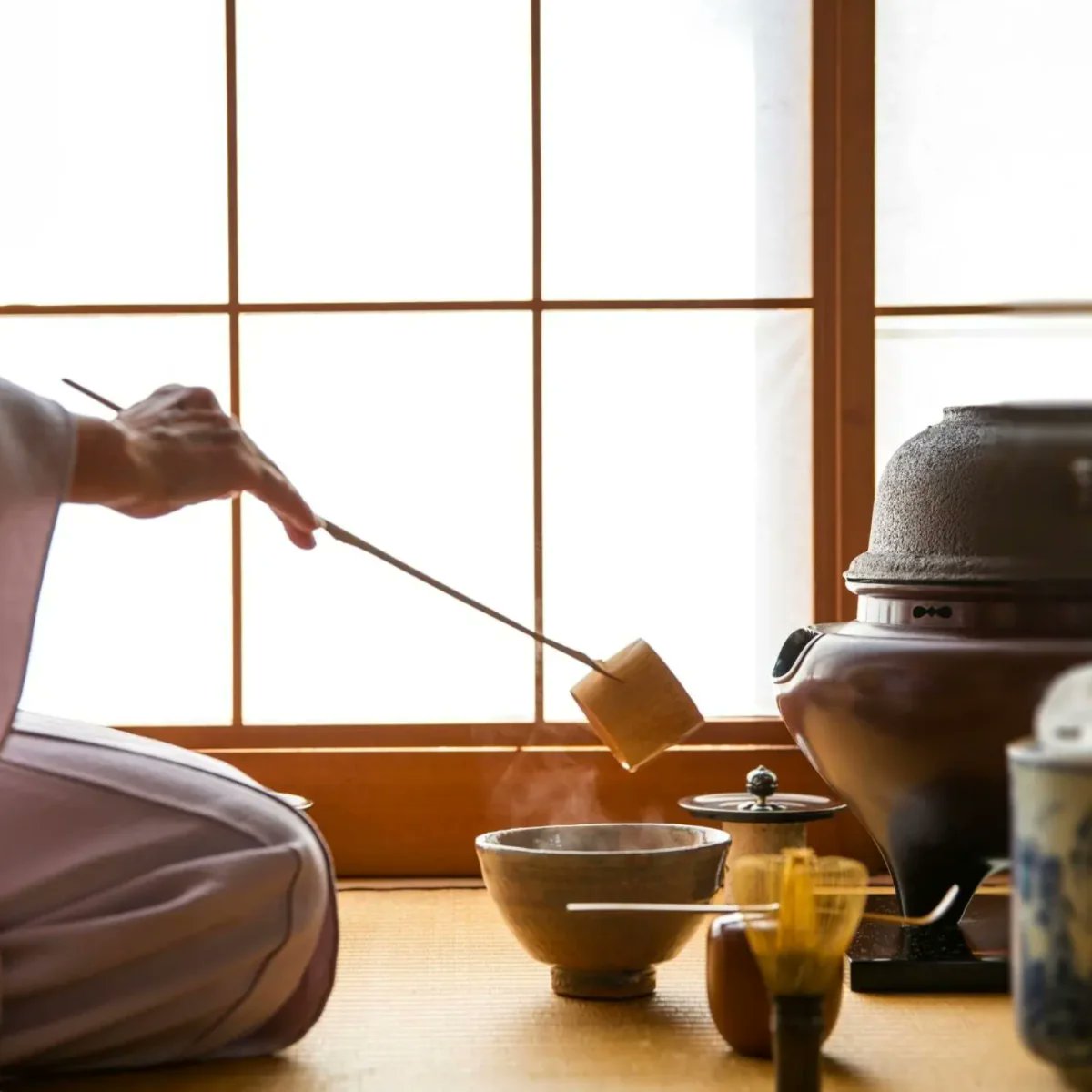 celulub's tweet image. From Heian to Now: The Timeless Influence of Japanese Beauty Practices

The beauty rituals of Japan’s Heian period (794–1185) continue to inspire modern skincare and haircare. From oshiroi makeup and camellia oil to rice bran and green tea, these traditions were rooted in natural…