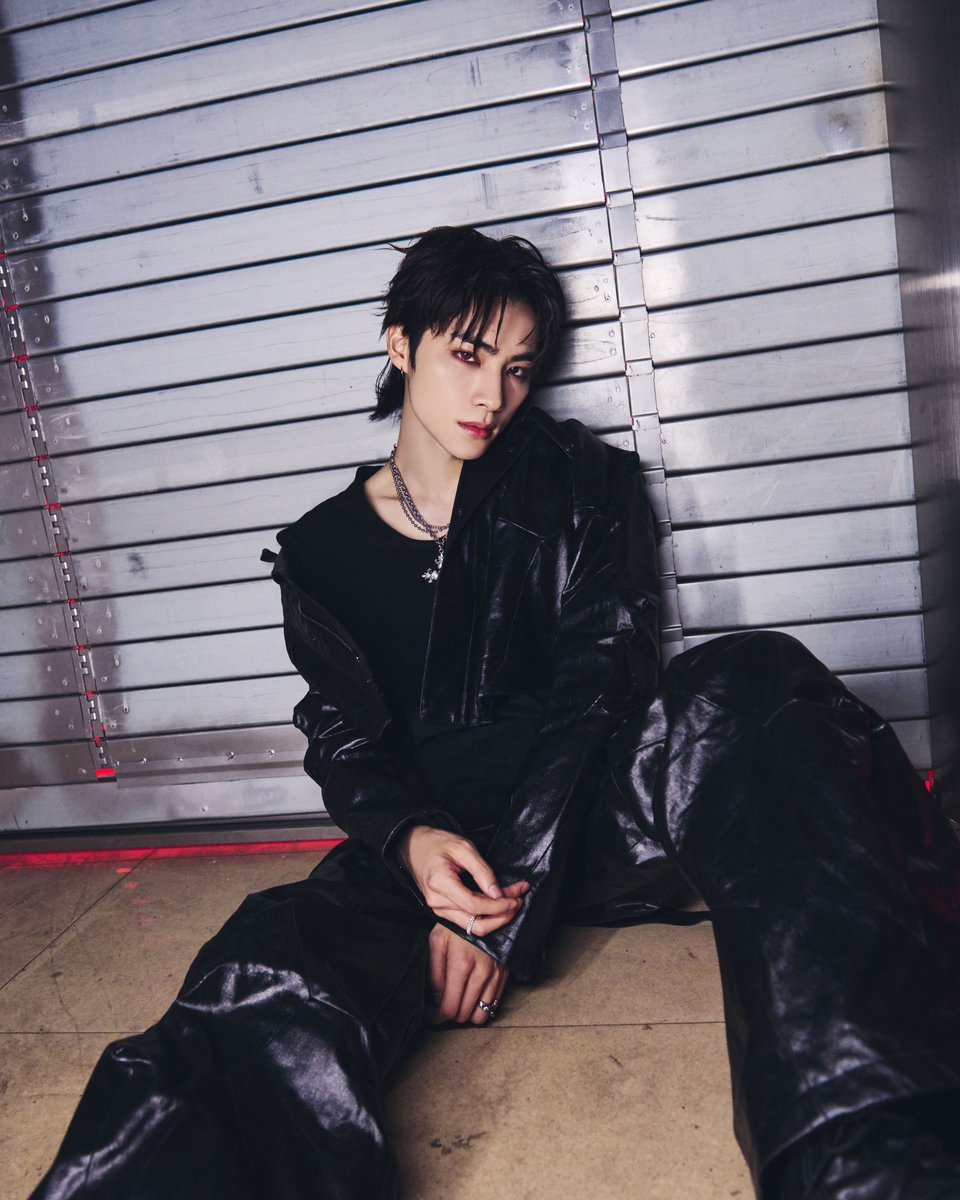 WayV_official's tweet photo. WayV The 6th Mini Album ‘FREQUENCY’ MV Image #XIAOJUN 

【FREQUENCY - The 6th Mini Album】 
➫ 2024.11.25 (CST/KST)

💿Pre-order&amp;save&amp;add 
https://t.co/VKWiLv2TQV

#WayV #威神V #FREQUENCY
#WayV_FREQUENCY https://t.co/cUqsvj66a7