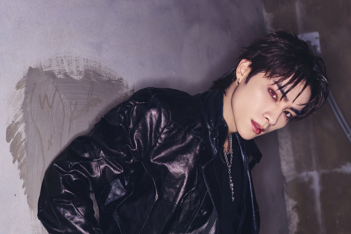WayV_official's tweet photo. WayV The 6th Mini Album ‘FREQUENCY’ MV Image #XIAOJUN 

【FREQUENCY - The 6th Mini Album】 
➫ 2024.11.25 (CST/KST)

💿Pre-order&amp;save&amp;add 
https://t.co/VKWiLv2TQV

#WayV #威神V #FREQUENCY
#WayV_FREQUENCY https://t.co/cUqsvj66a7